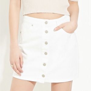 ✨Forever 21 Women’s White Button Up Denim Short Skirt Size XL✨
